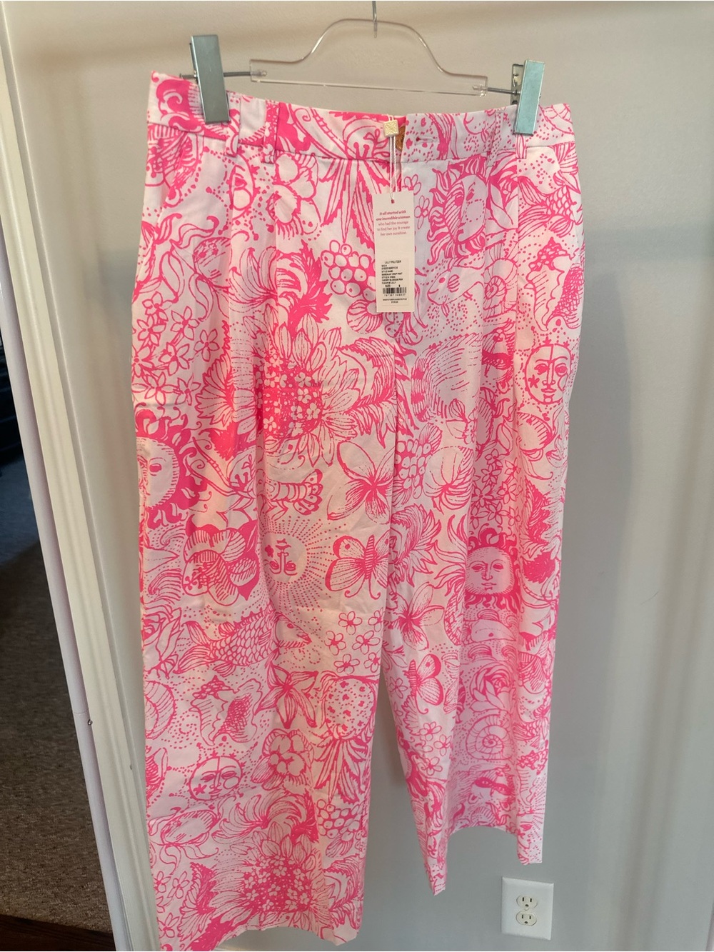 Lilly Pulitzer Pink & White Floral Cropped Pants